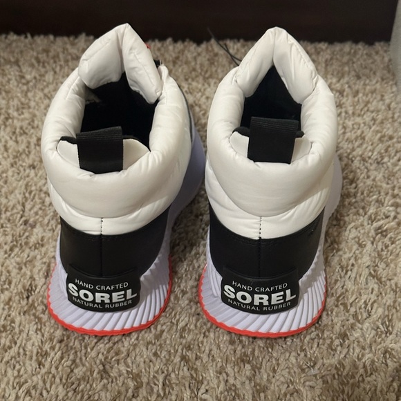 SOREL x prAna Women's Out N About III Puffy Zip Boot NL4943-010 7.5 and 8 NWOB - Picture 3 of 5